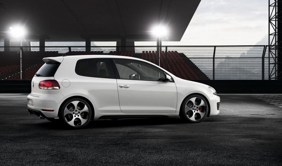  Volkswagen Golf GTi 2008 года  (фото 28 из 83)